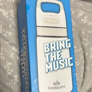 White Portable Bluetooth Speaker